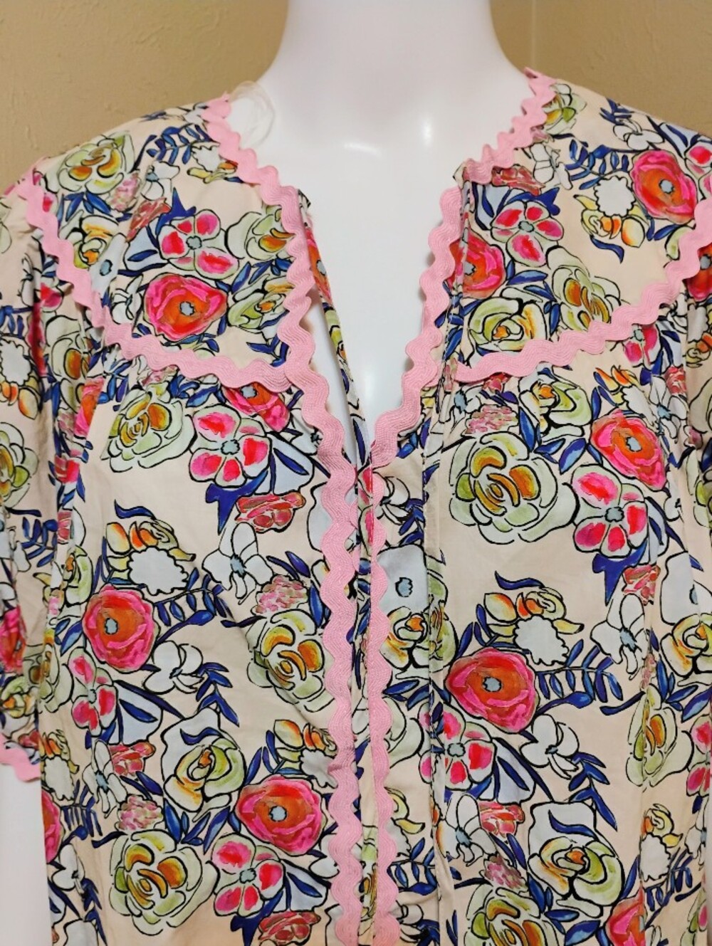 Entro Floral Print Blouse - Picture 2 of 6
